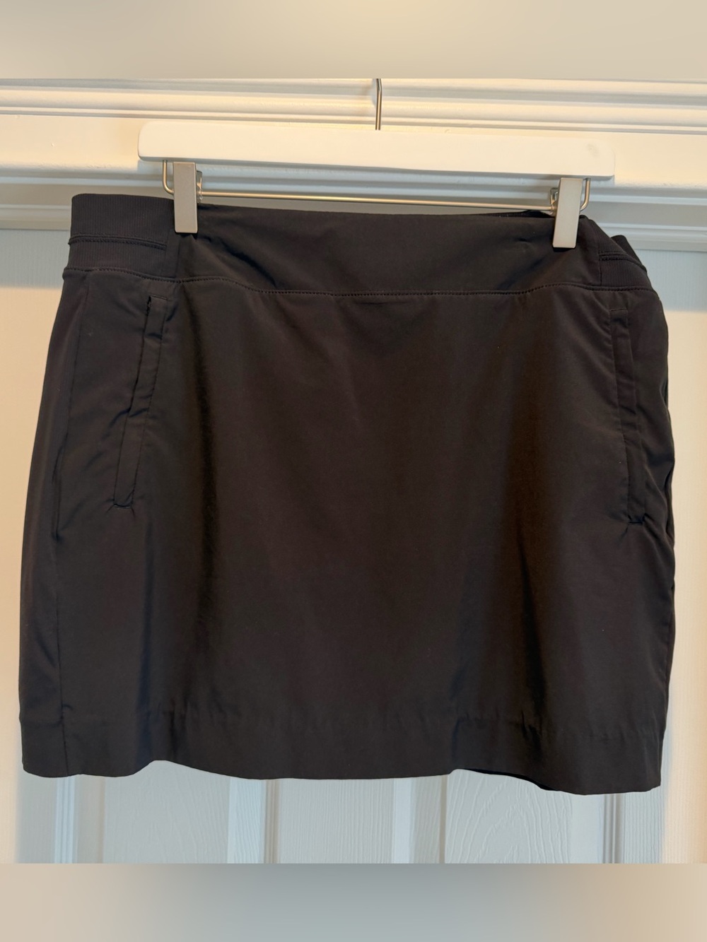Athleta SoHo Black Athletic Skort with Side Pockets